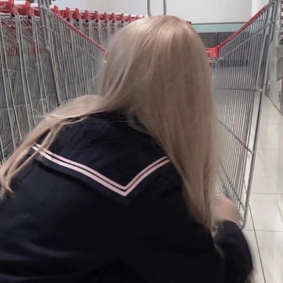 insϵи߼ʸͷŮ