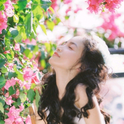 清晰高冷头像女生照片