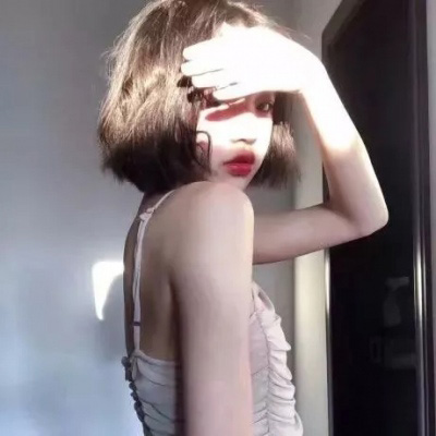 超伤感颓废女生头像高冷