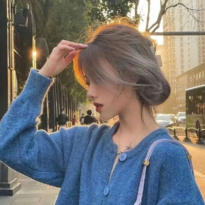 insµ͵ɫϵŮͷ