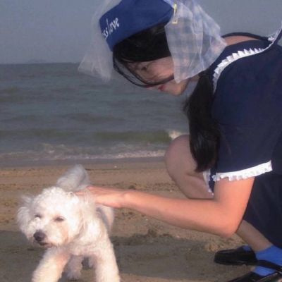 唯美有意境的海边背影女生头像