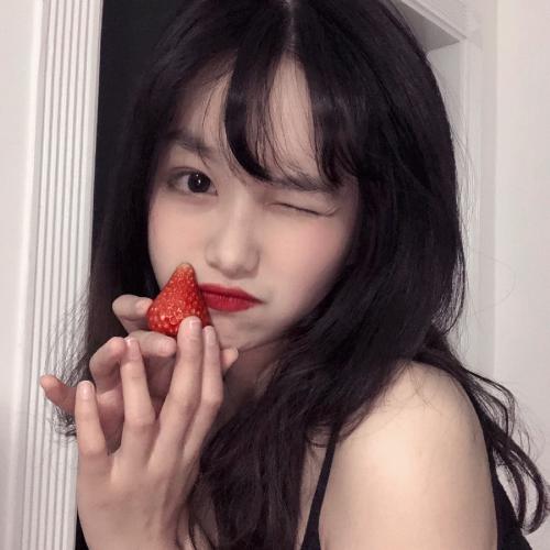 2023最新女生头像同一个人多张,清新直发发型大美女
