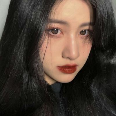 ۾