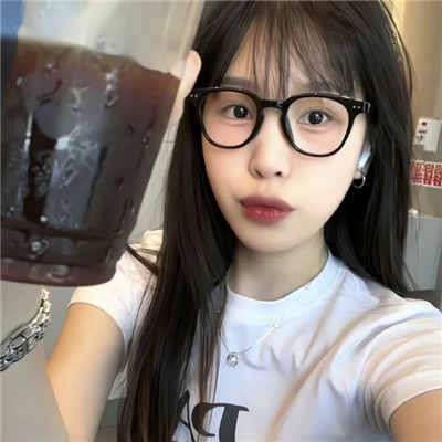 崿ƷλŮͷ