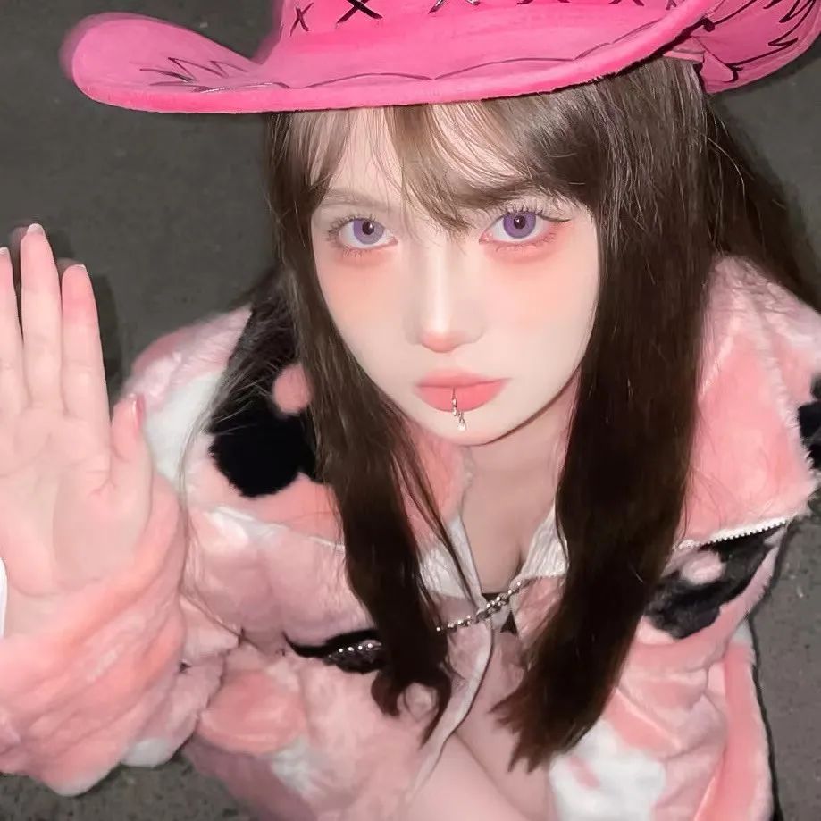߼رзΧеŮͷĻ̺