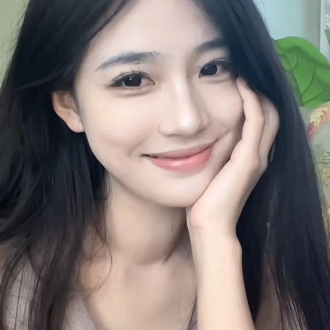 2023Ůͷ񣬴ڵⶼɢһ