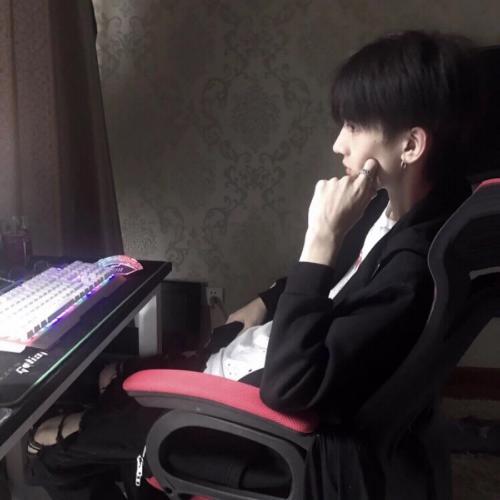 Ůϲͷ񣬺ֺܸ˧