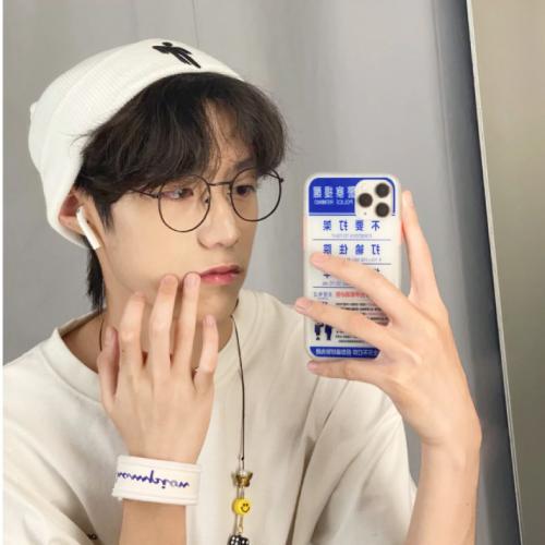ѡһż˧ͷ񣬴Լʱз